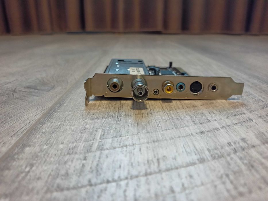 ТВ тюнер внутренний Manli (TV tuner) шина PCI, на чипе Philips SAA7134