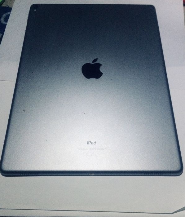 Apple iPad Pro 64GB 12.9” 2nd Generation