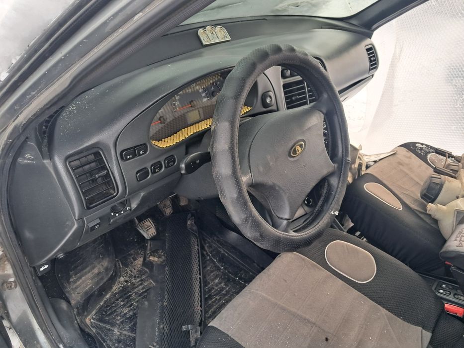 Продам панель торпеду 2110