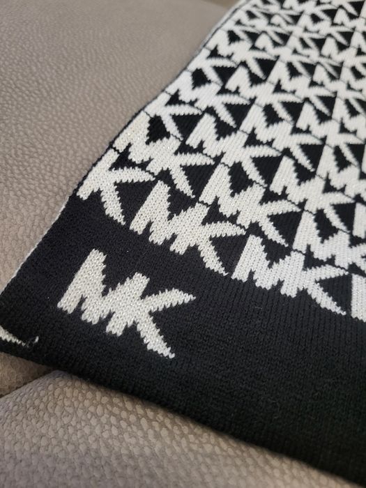 Michael Kors zestaw zimowy czapka szalik monogram czarny biały MK