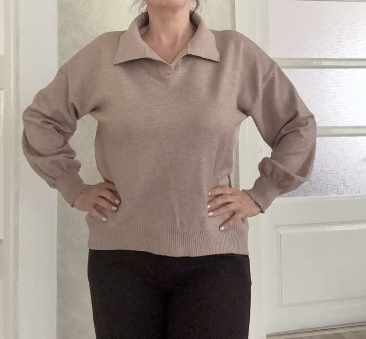 Свитер женский с воротником