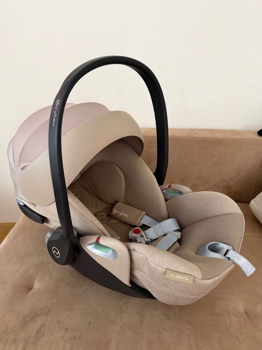 Продам автокрісло Cybex Cloud T i-Size Plus бежевого кольору.