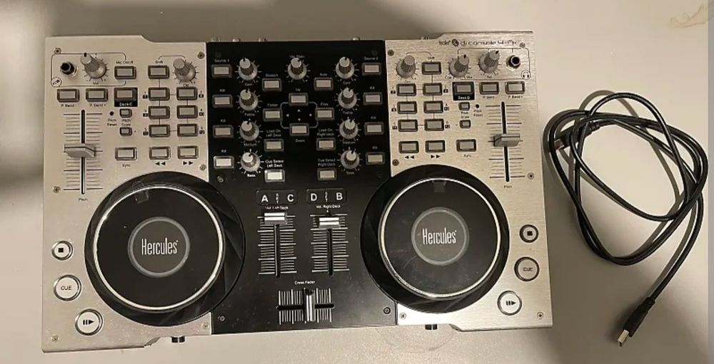 Hercules DJ CONSOLE 4-MX
