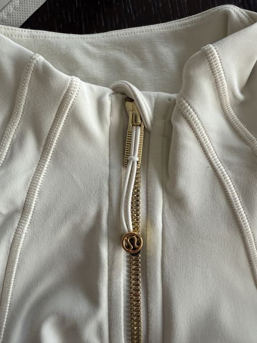 Lululemon Define Cropped Jacket White/Gold (2)