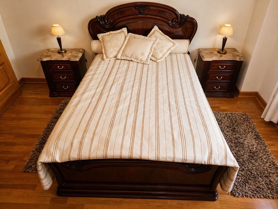 Mobília de quarto em Mogno