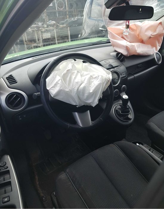 Mazda 2 / 1.3 86km / 2010r. / na części
