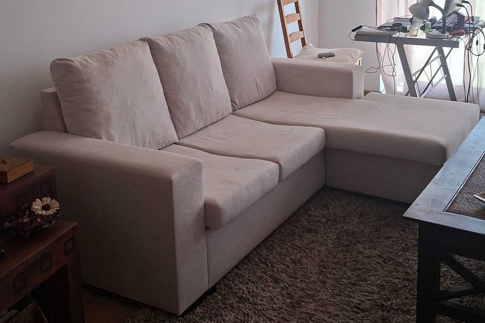 Sofá com Chaise Longue Bege