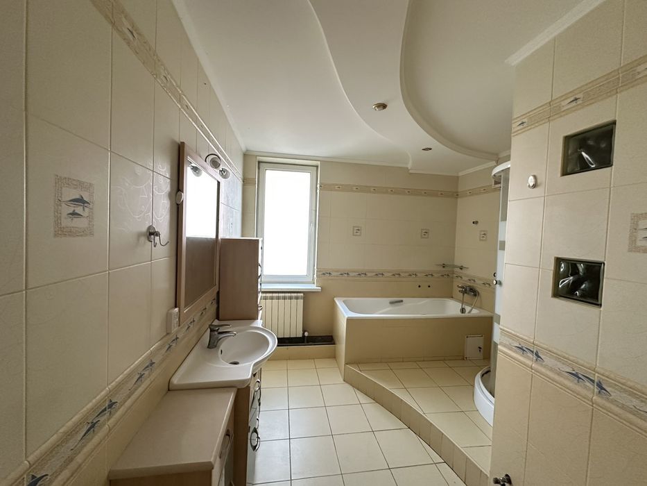 Продам будинок в Макарові.Срочно