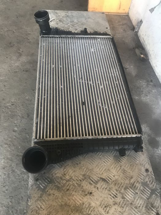 Радіатор інтеркулера vw 1.9 tdi.