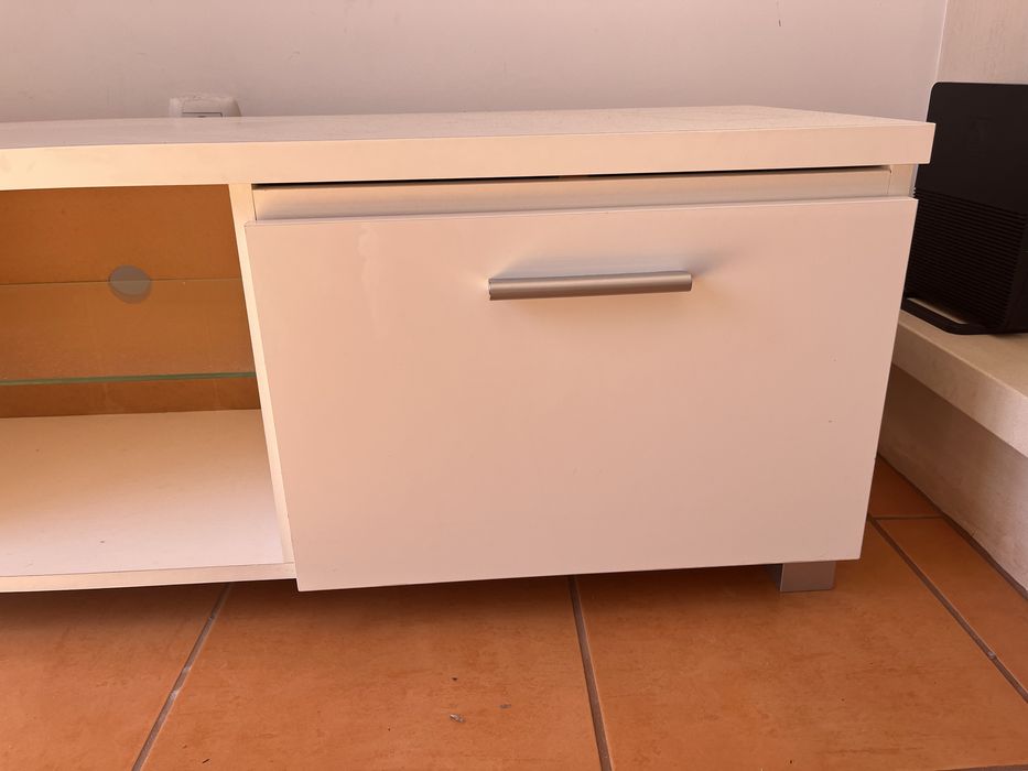 Movel TV Branco com gavetas
