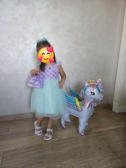 Красива карнавальна сукня