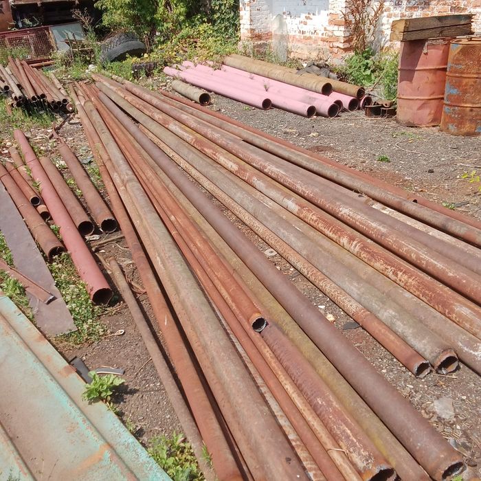 Труби і швелєра і двох таври