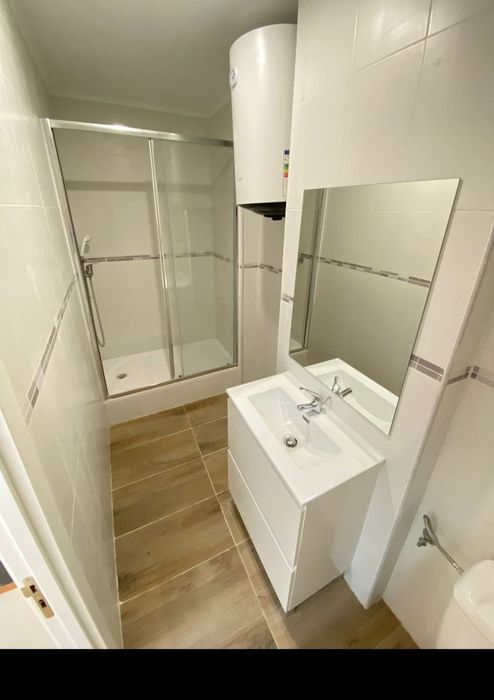 Alojamento T6 para venda