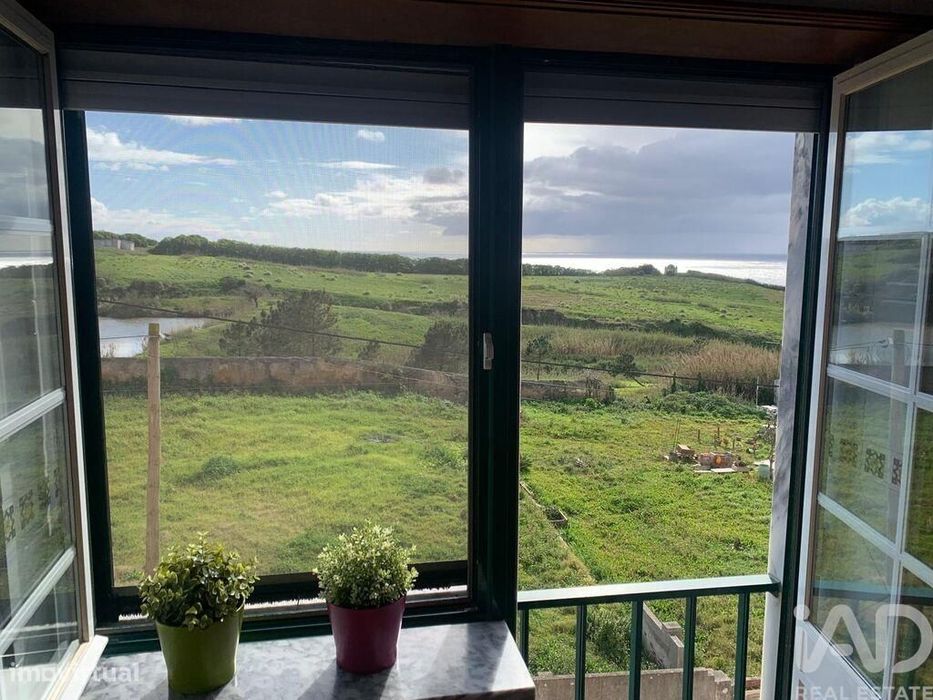Apartamento T4 em Atouguia da Baleia de 88,00 m2