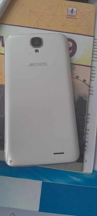 Archos білий працює добре