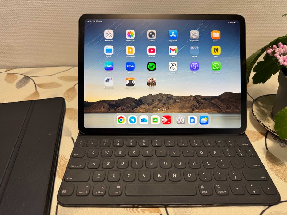iPad Pro 11 2018 Gen 1 256 Gb A12X Wi-Fi + Smart Keyboard Folio