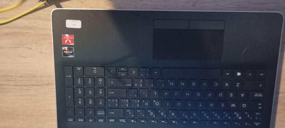 Laptop do grania  zamienię się lub sprzedam czytać opis