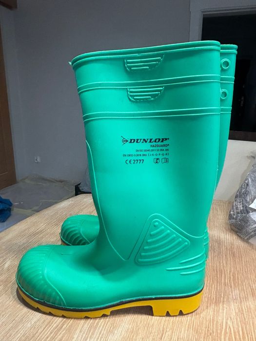Kalosze Dunlop Hazguard - atest chemiczny. Rozmiar 46