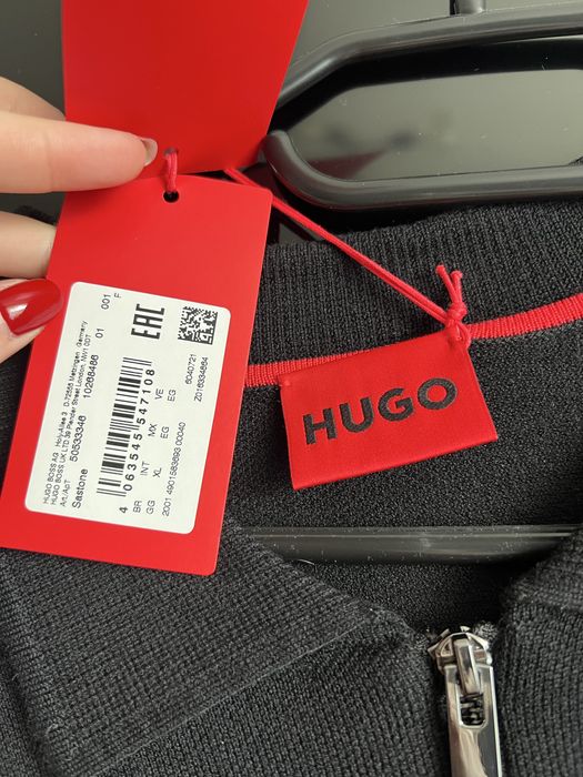 Чоловіче чорне поло , кофта Hugo