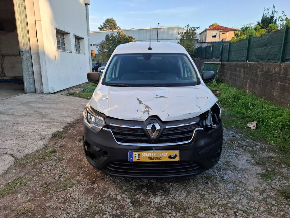 RENAULT EXPRESS 1.5 BLUE DCI ADVANCE (2 LUGARES) APENAS 39 MIL KMS NACIONAL DE 2023/12 (COM IVA DEDUTIVEL INCLUIDO)