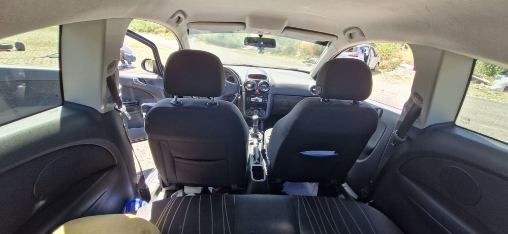 Opel corsa d 1.4 2010 Gasoline