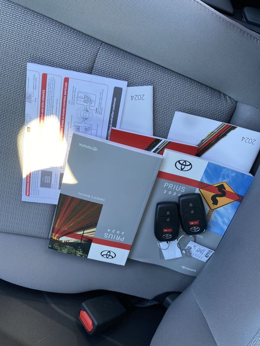 Toyota Prius AWD 2025р