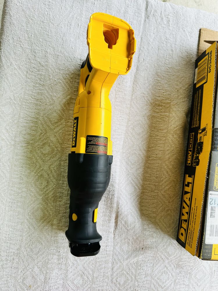 DeWALT DC385 18v 5 200 Olx