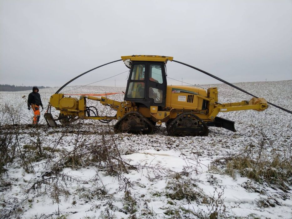 Usługi pługoukładaczem Vermeer rtx1250 światłowody