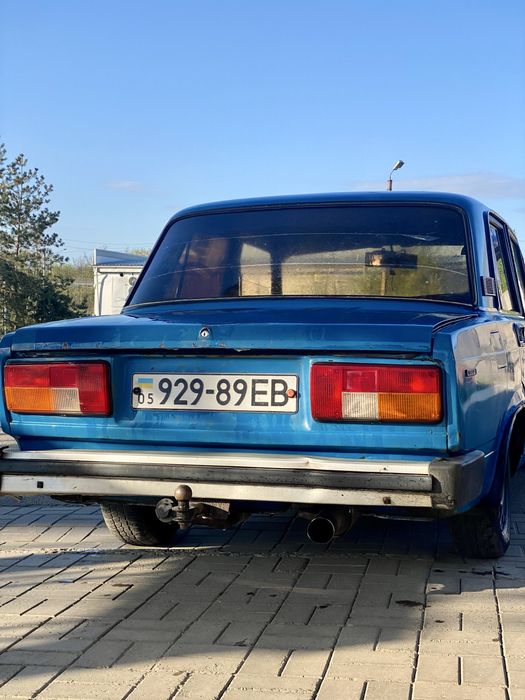Автомобіль ваз 2105