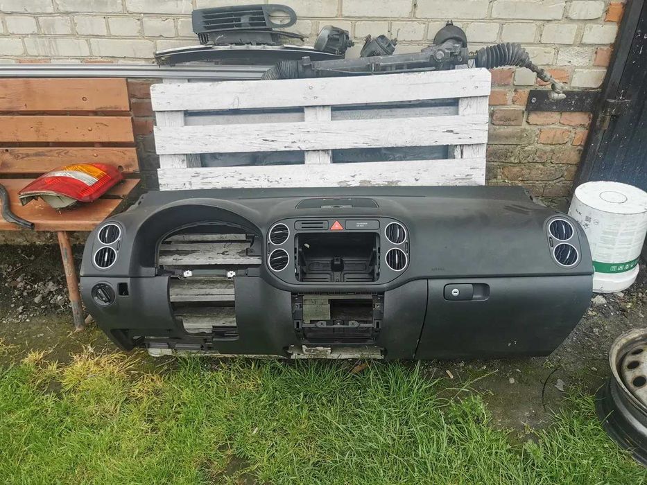 VW GOLF V PLUS deska rozdzielcza konsola kokpit wysyłka