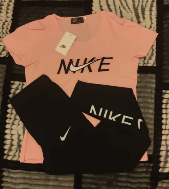 Conjunto t'shirt e leguins