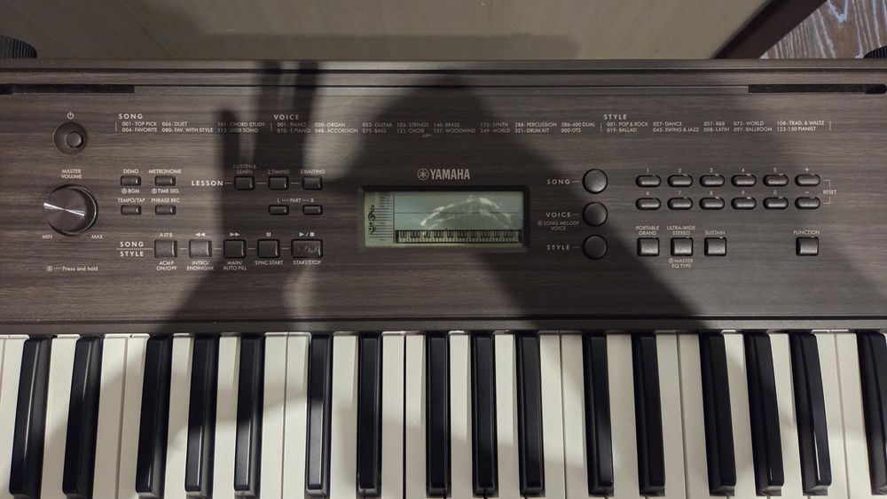 Yamaha PSR-E360DW + стійка — синтезатор