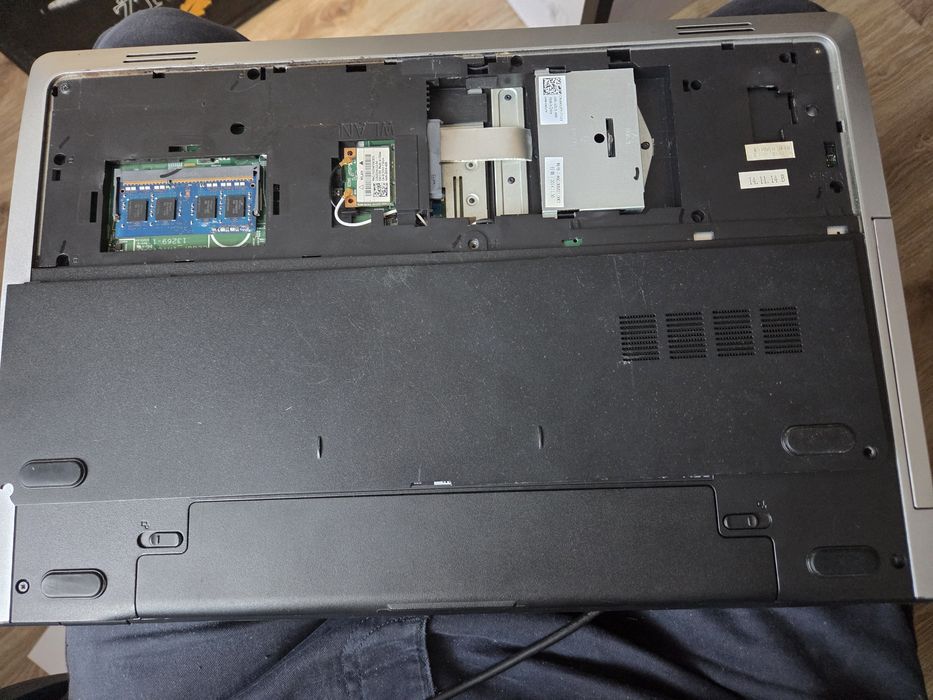 Dell 5749. 17.3 cala .Intel i7 5gen. NVIDIA 840m