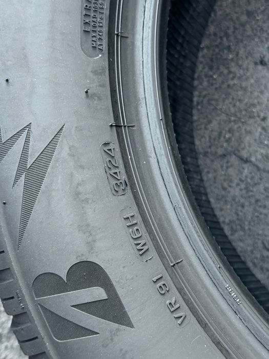 255 55 18 Bridgestone Blizzak LM005 85% 2024 Шини Зима