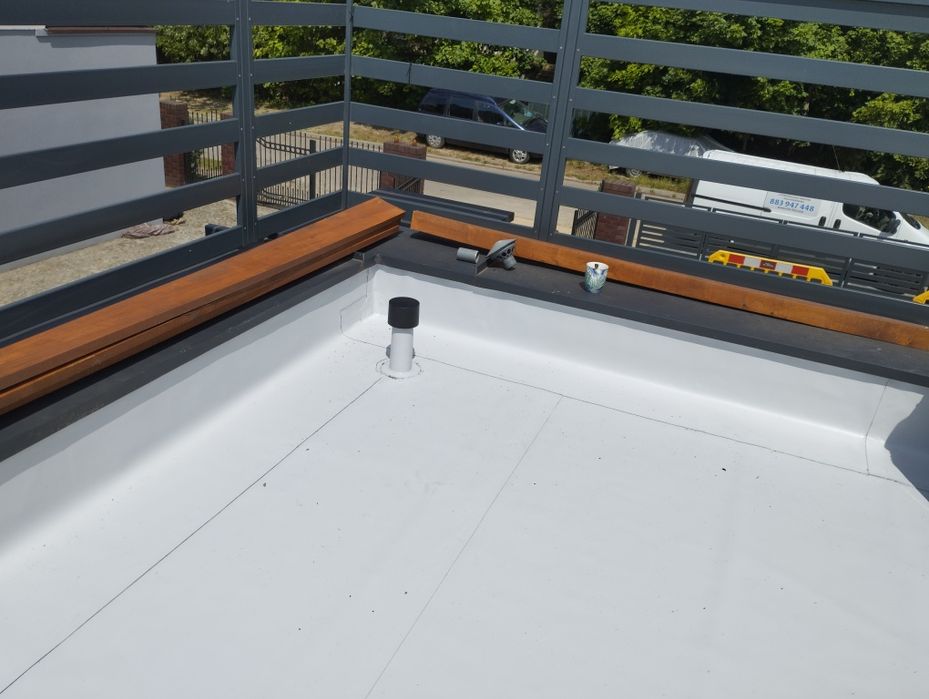 Dachy płaskie Membrany dachowe. Dach, Garaż. Balkon