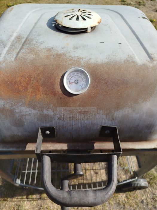 Grill ogrodowy  .