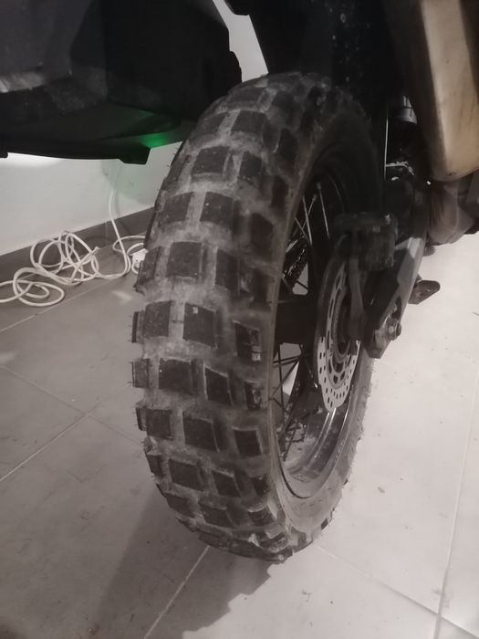 Pneus mota Michelin e karoo