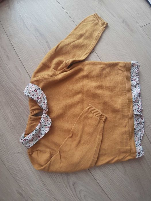 Sweterek dziewczęcy HM 86