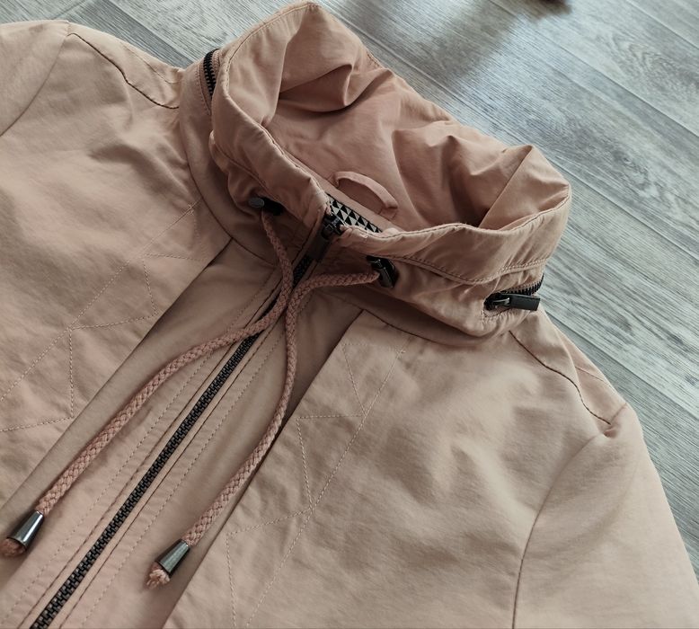 Куртка, вітровка жіноча