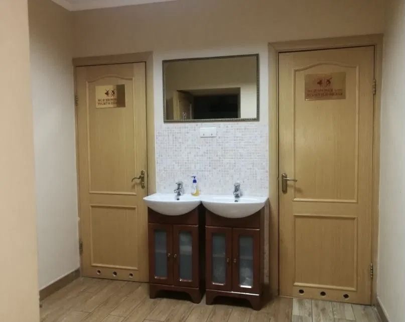 Сдам подселение в комнату Киев New Хостел Дешево Метро Хрещатик Майдан