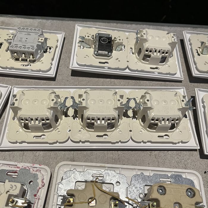 Tomadas e interruptores Efapel e outros