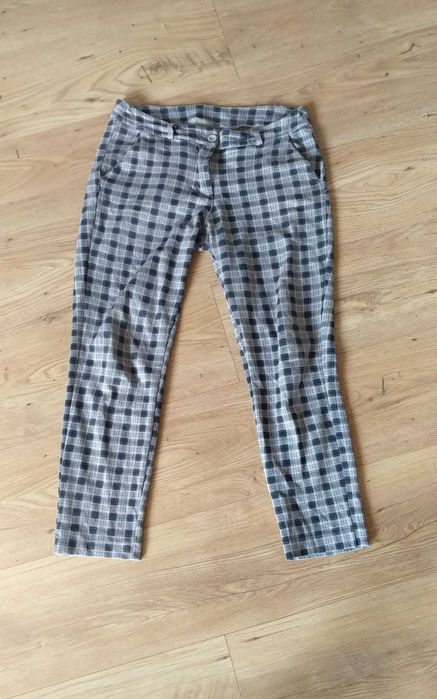 Spodnie w kratkę M