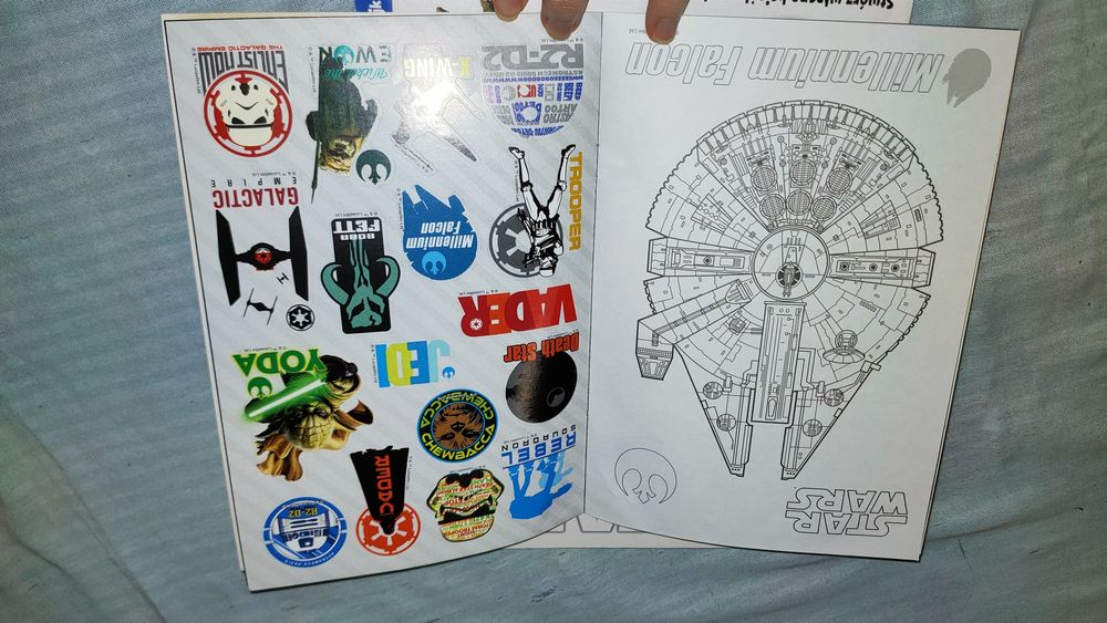 Zestaw dla fana Star Wars naklejki minizestaw karta gadżety na prezent