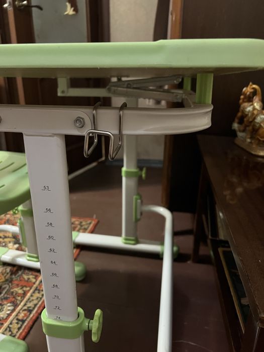 Стіл для навчання дитини