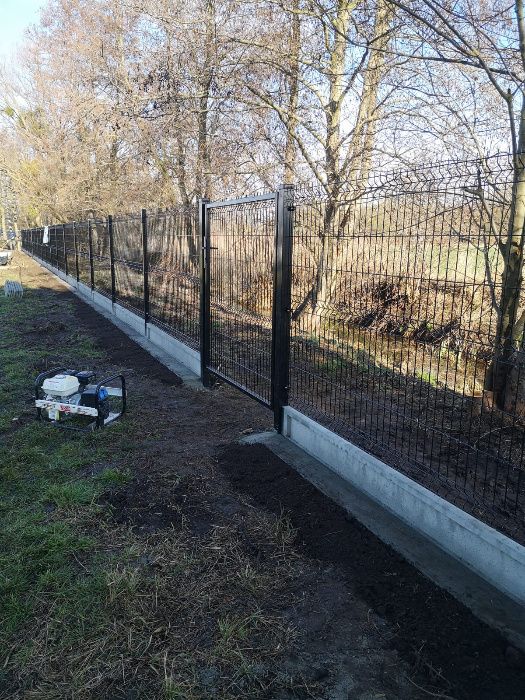 Ogrodzenie panelowe ,płot ,panele ogrodzeniowe montaż