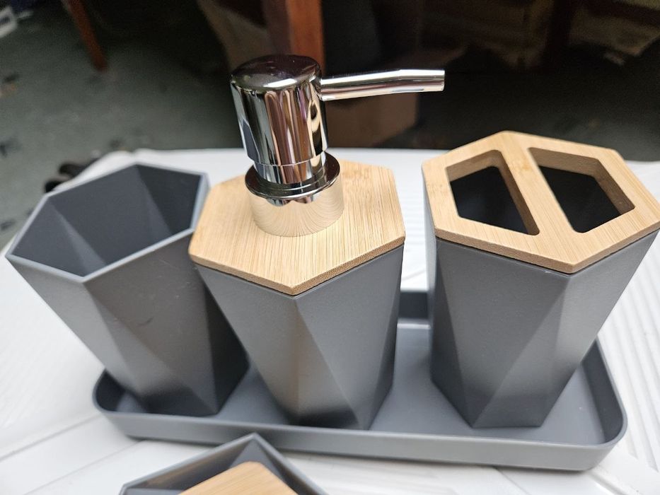 Набір у ванну кімнату