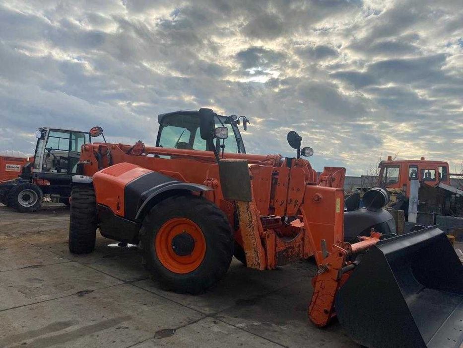 Wynajem podnośników, koparek i innych maszyn