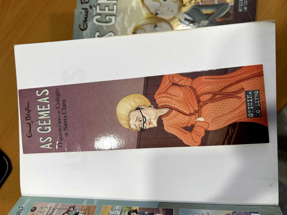 Coleção de livros infanto-juvenis :As Gémeas