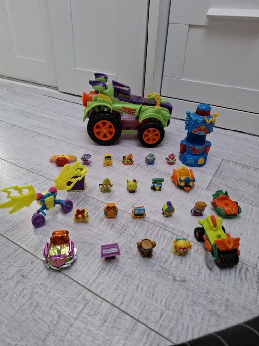 Super zings zestaw monster roller zielony green villain truck figurki