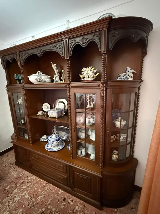 Móvel de sala de estar antigo e elegante